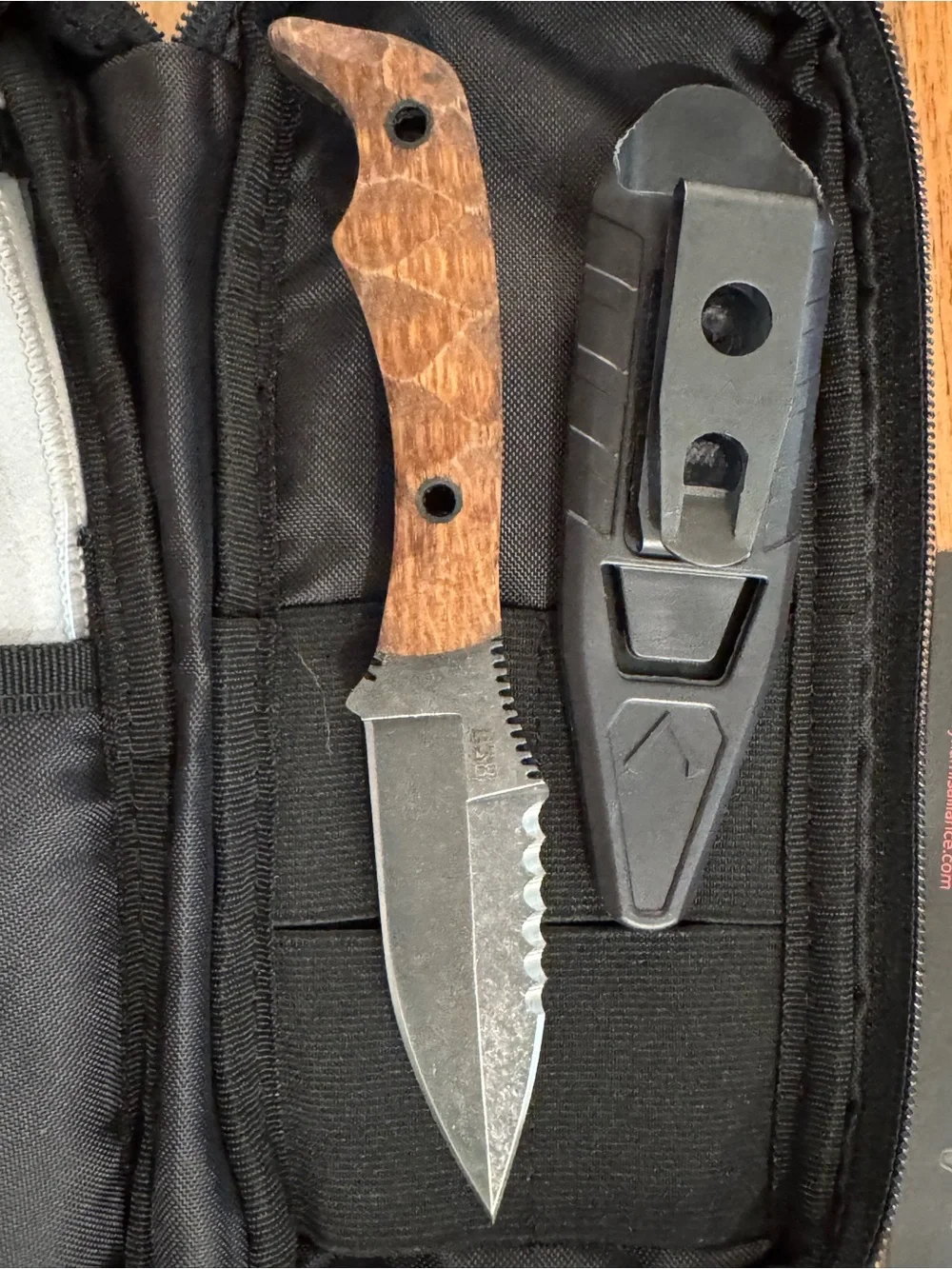 Winkler Knives x Dynamis Alliance Razorback in white oak.